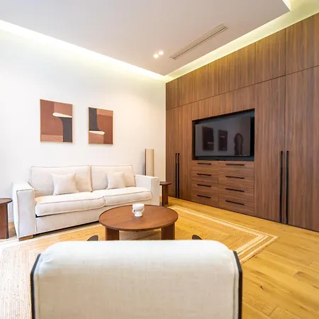 Cia - Duplex In Paris' Center